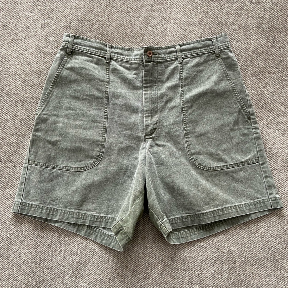 Vintage 1990s J. Crew oarsman loden green flat front cotton shorts, size 36